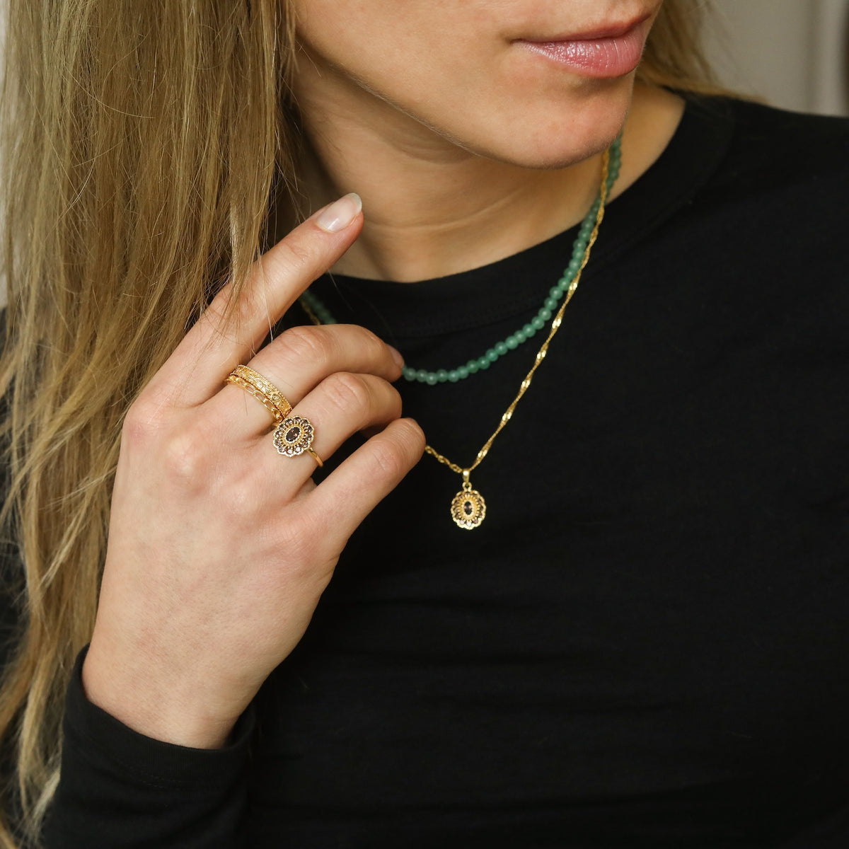 Kae Smoky Flower ring